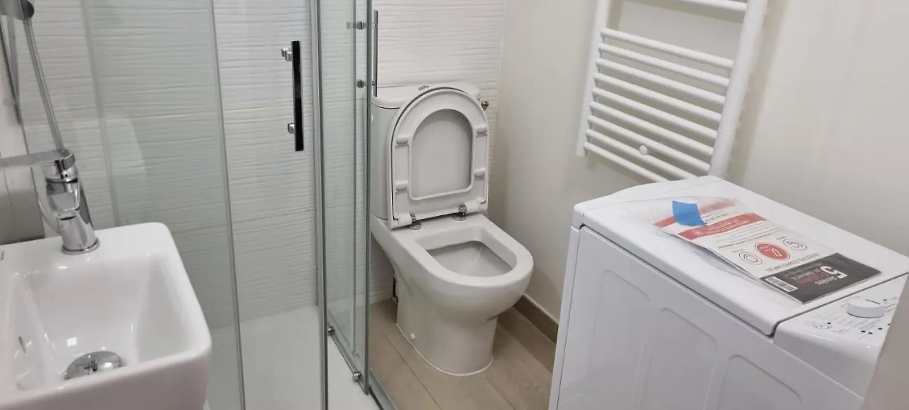 Studette Derriere Hotel Martinez 칸느